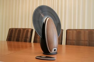 New vertical record player lets you play your vinyl with a remote control